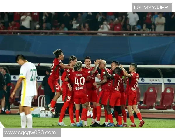 中超最新战报聚焦球星闪耀与队伍争锋局势揭秘 中超最新战报聚焦球星闪耀与队伍争锋局势揭秘