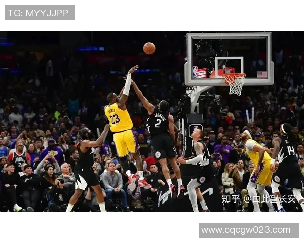 季后赛精彩瞬间回顾 全场高光集锦一网打尽