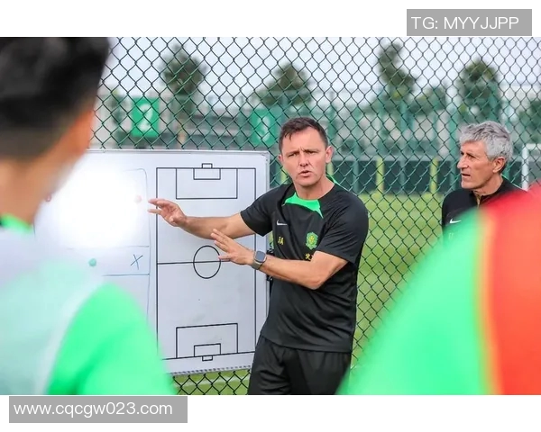 球迷众筹赠送战术平板表达支持教练智慧执教心意 球迷众筹赠送战术平板表达支持教练智慧执教心意